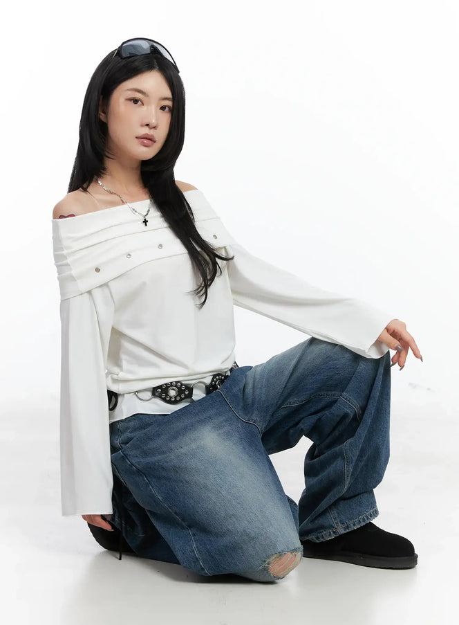 off-shoulder-eyelet-top-cn528 / White