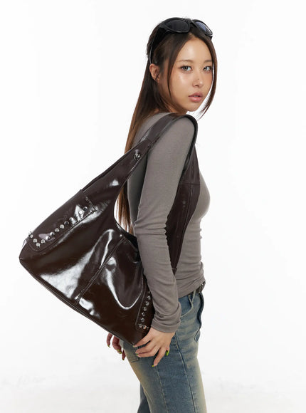 glossy-faux-leather-studded-shoulder-bag-cm520