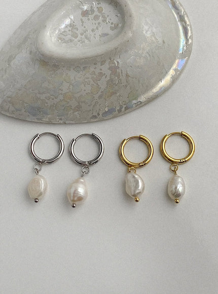 dew-faux-pearl-drop-earrings-ia517