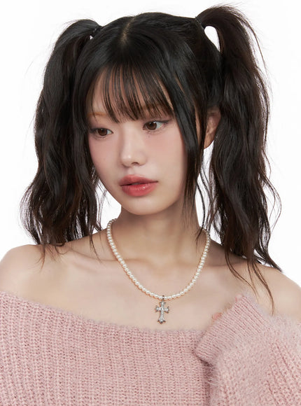 elegant-beaded-pendant-necklace-white-cn511