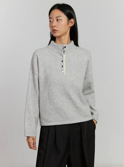 contrast-collar-knit-top-ij505