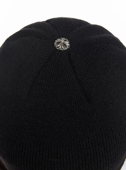 rivet-edge-knit-beanie-ic503