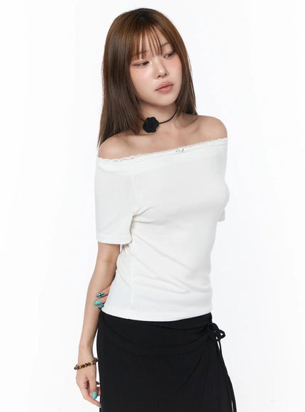 lace-trim-off-shoulder-tee-cy529