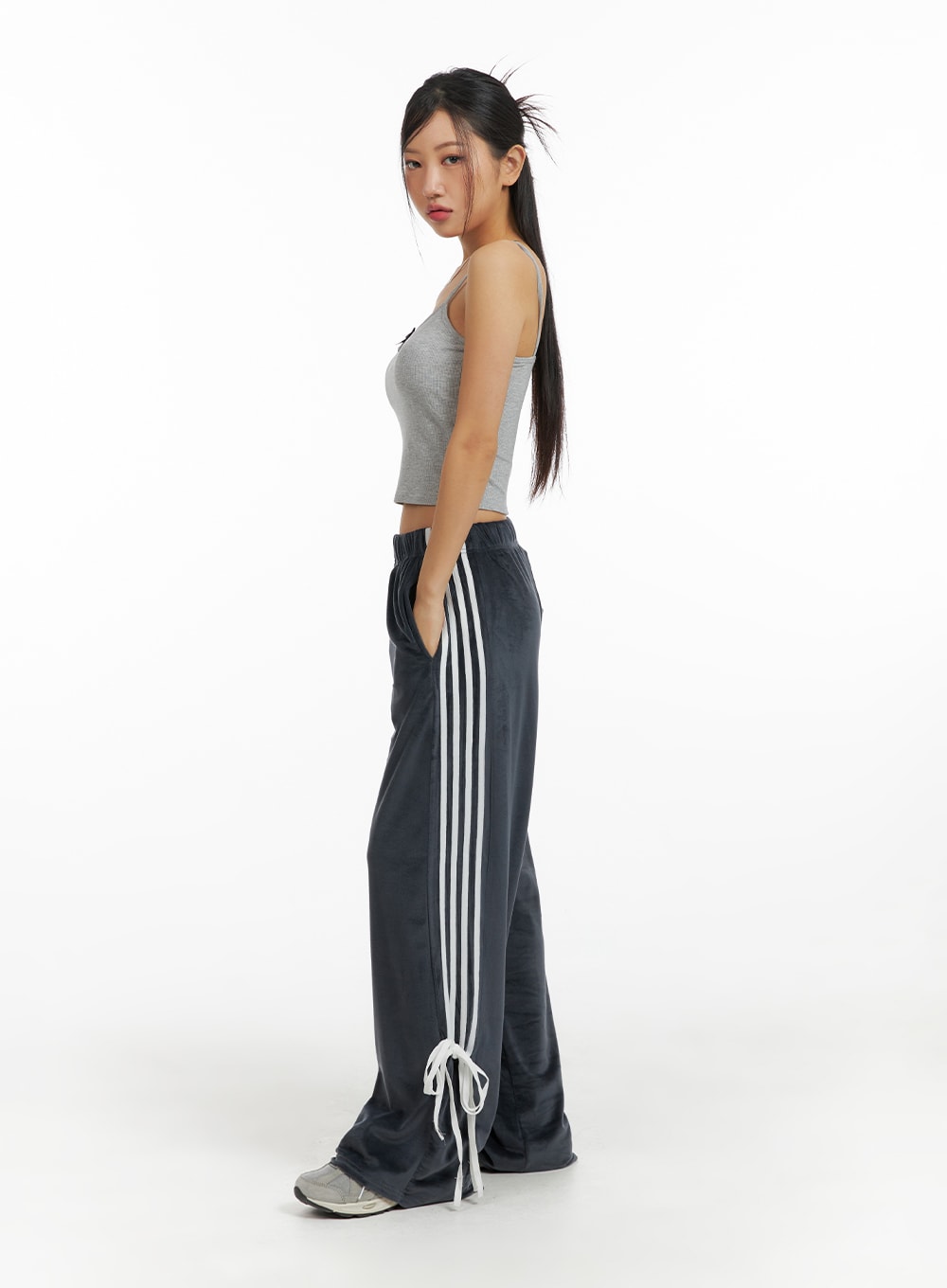 tie-stripe-nylon-pants-cf427