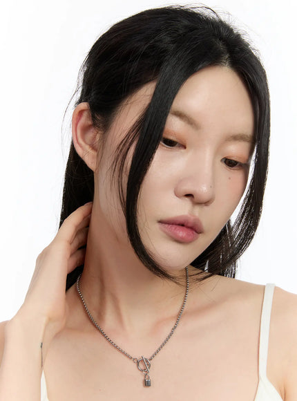 padlock-pendant-chain-necklace-ca508