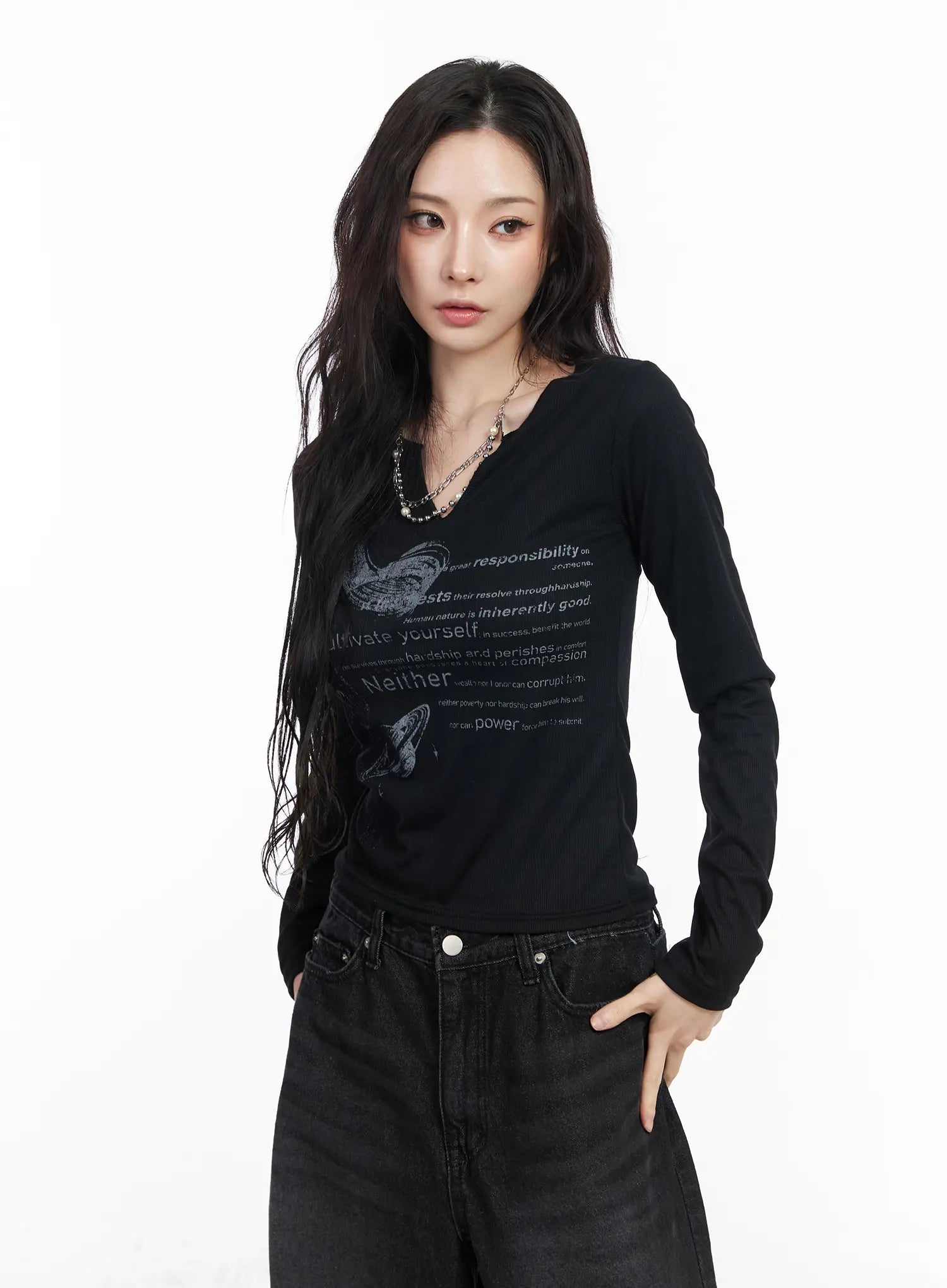 v-neck-ribbed-graphic-long-sleeve-top-cm519