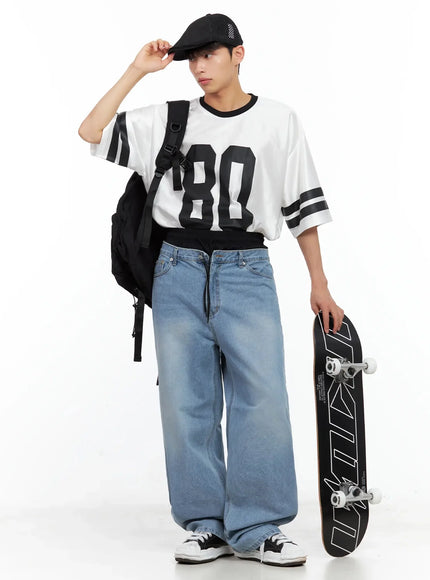 mens-light-wash-relaxed-jeans-il516