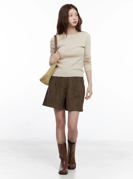 loose-fit-boat-neck-knit-cg520