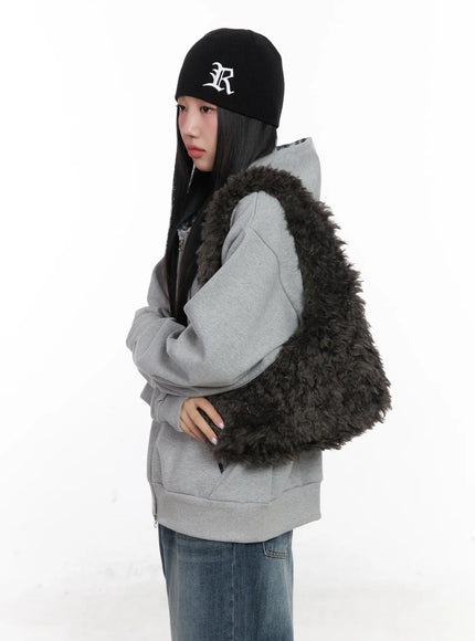 chic-faux-fur-handbag-cd501