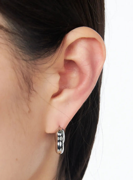chic-metallic-hoop-earrings-iy520