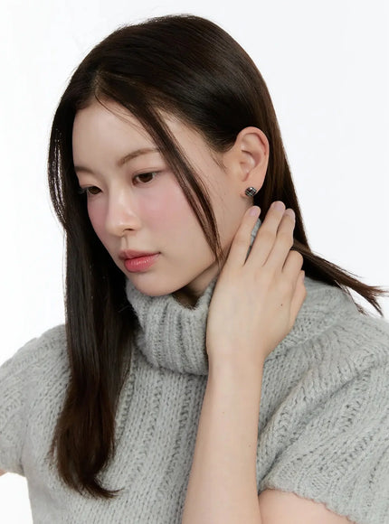 plaid-button-earrings-id526