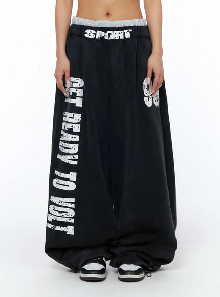 bold-graphic-wide-leg-sweatpants-ca517