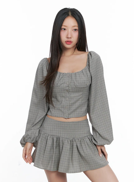 gingham-button-up-puff-sleeve-blouse-cs503