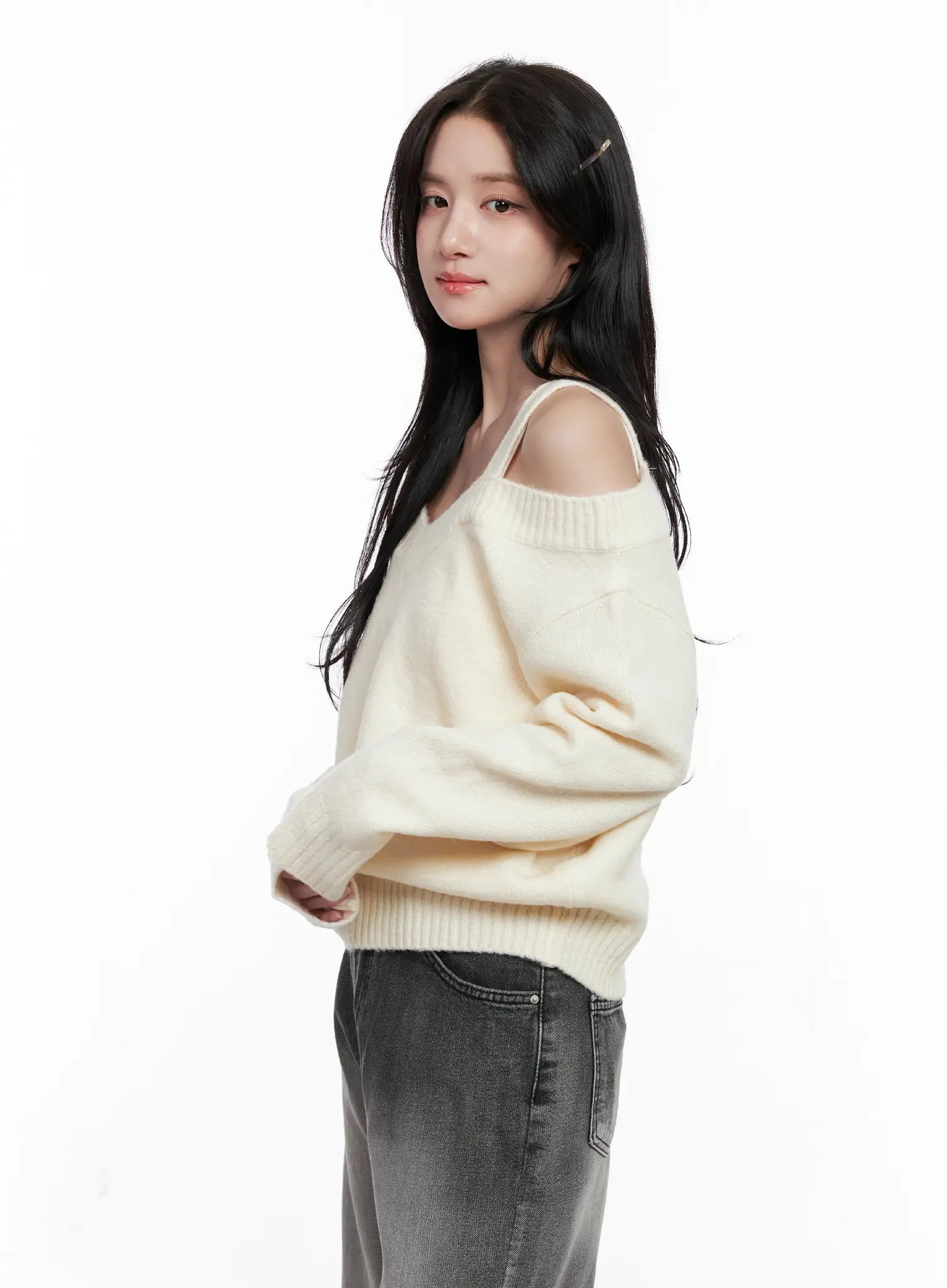 v-neck-off-shoulder-knit-sweater-co524