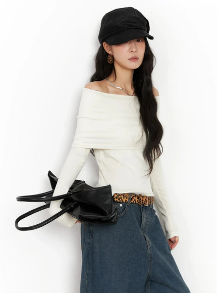 buttoned-faux-leather-cap-in528