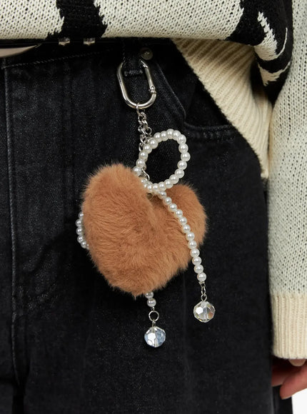 fluffy-heart-ribbon-charm-keychain-io517 / Beige