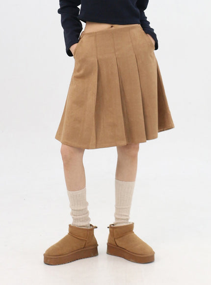 suede-pleated-midi-skirt-in310 / Beige