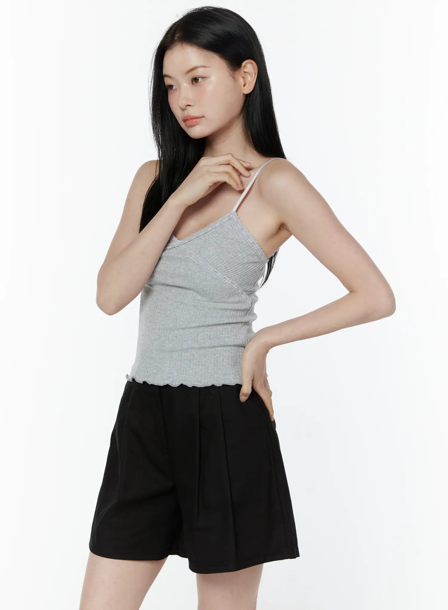 ruffled-lace-trim-cami-top-iu505 / Gray
