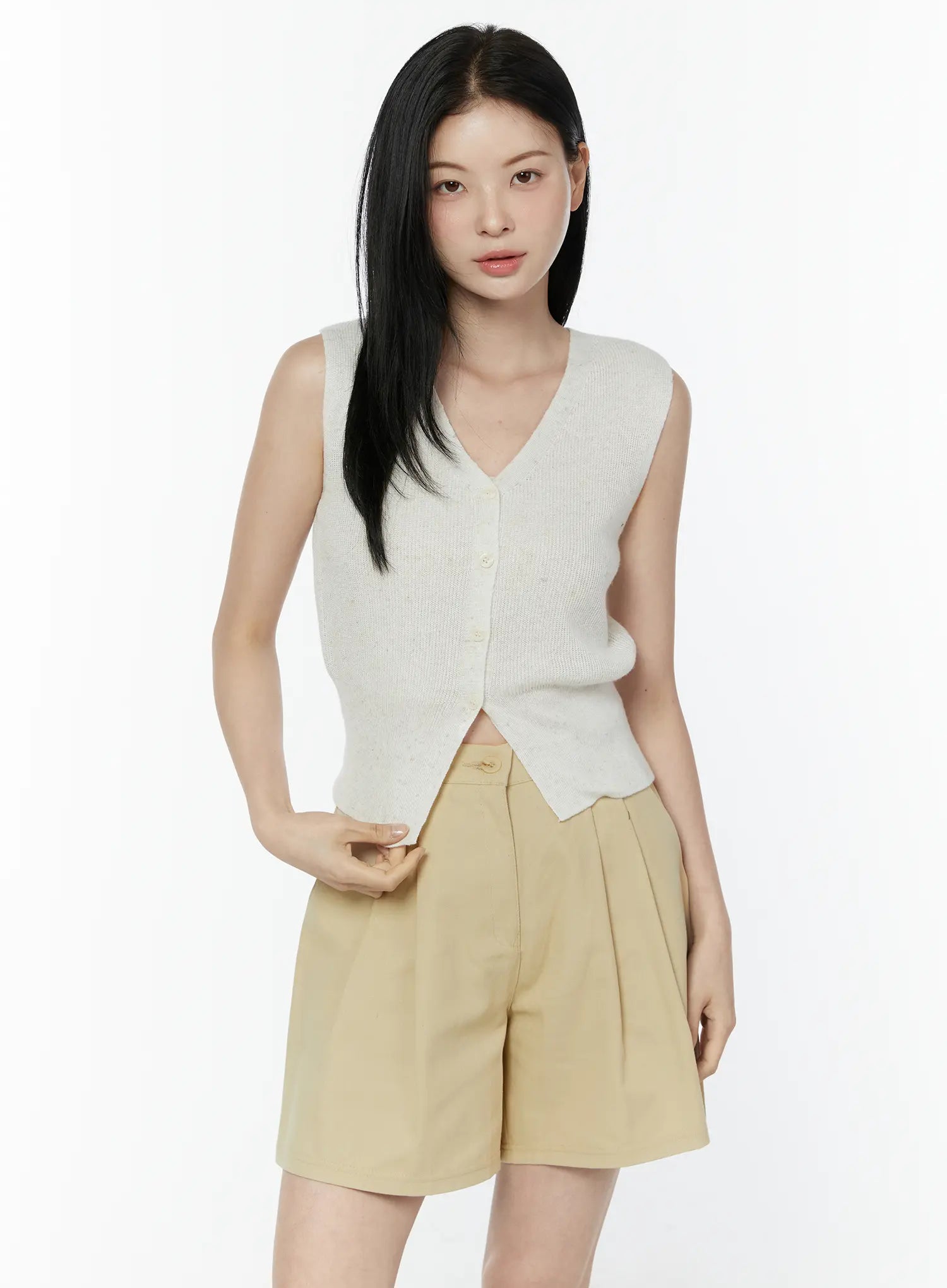 v-neck-ribbed-knit-vest-iu505 / Light beige