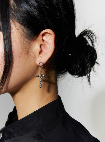 rose-cross-stud-earrings-ij419 / Light gray