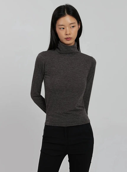 long-sleeve-slim-turtleneck-ij509