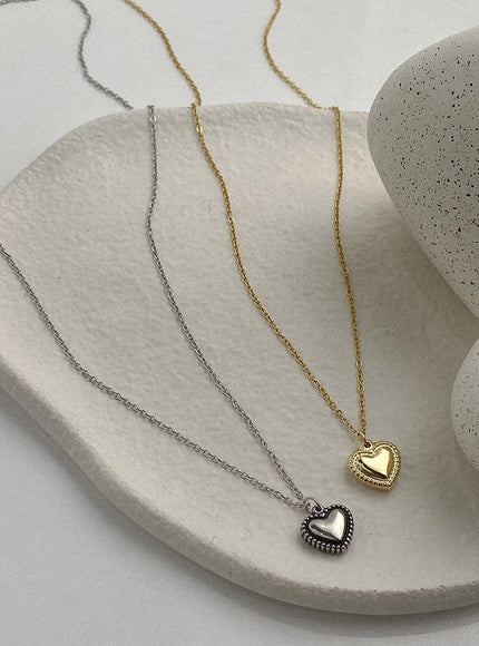 outline-heart-necklace-ia517