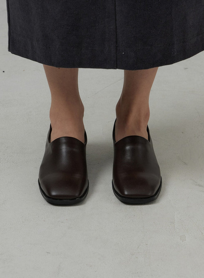 Loafer mit eckiger Zehenpartie OJ302