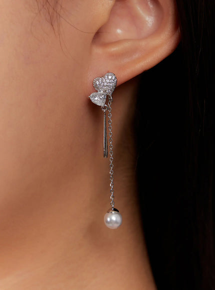 crystal-heart-drop-chain-earrings-io527