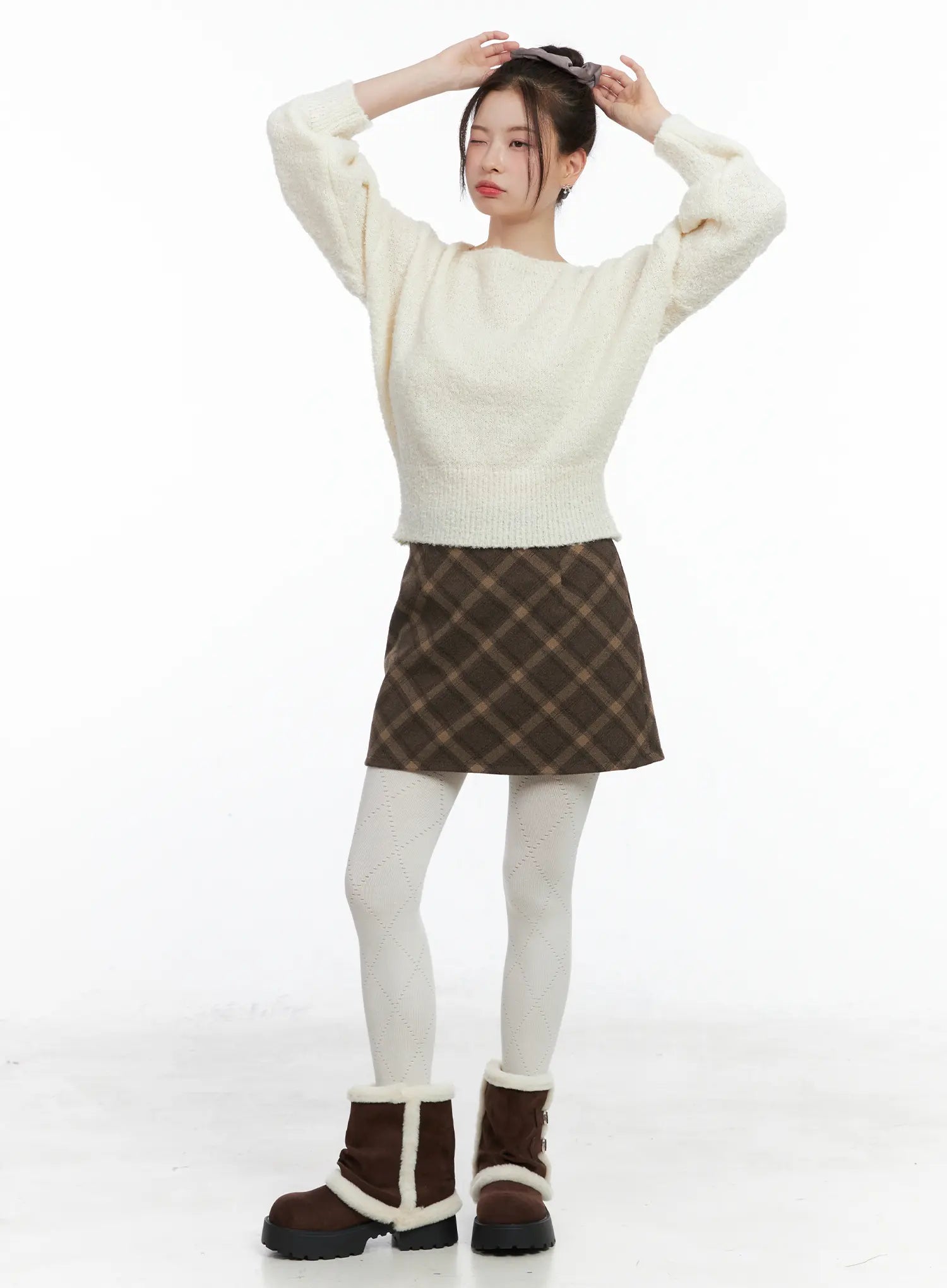 soft-boat-neck-knit-sweater-cn518