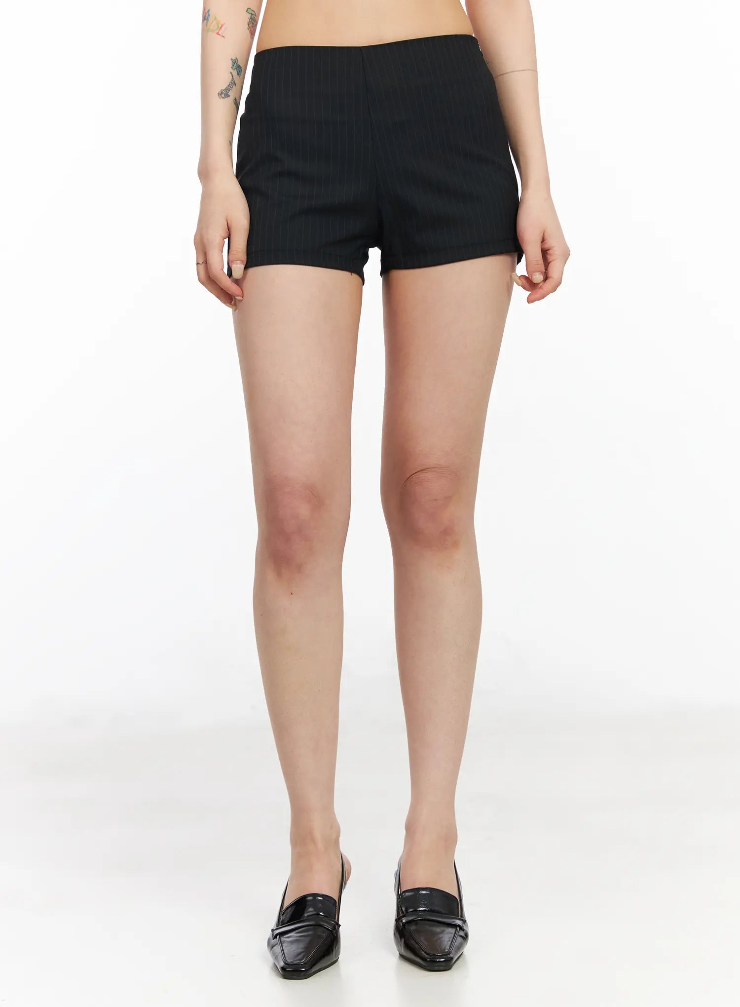 striped-tailored-mini-shorts-cm517 / Black
