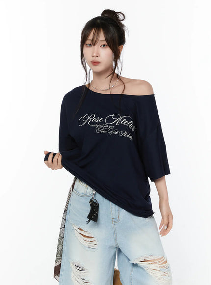 oversized-off-shoulder-graphic-tee-cy514 / Dark blue