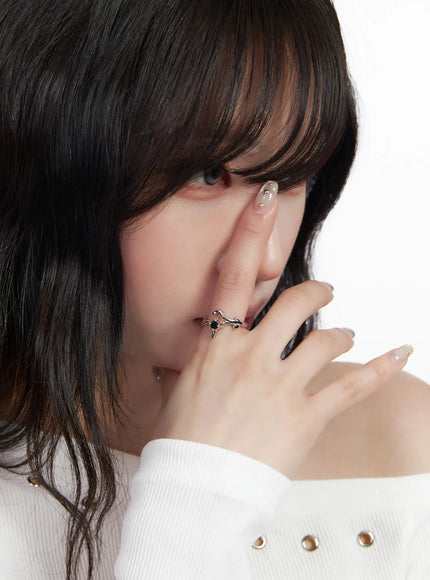 bold-black-cubic-ring-cf525