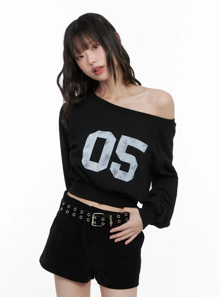 off-shoulder-crop-sweatshirt-cn510