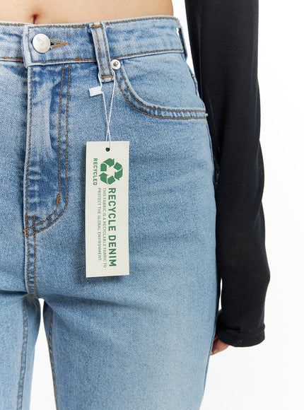 recycled-slim-bootcut-jeans-cm420