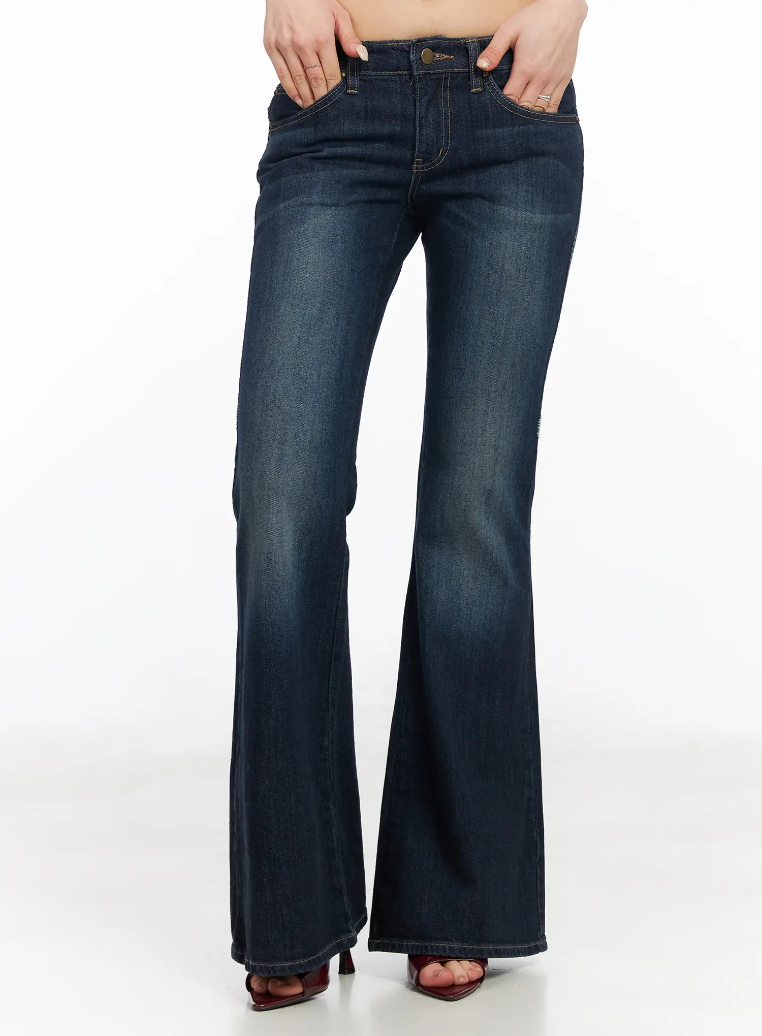 navy-low-rise-bootcut-jeans-cm517 / Dark blue