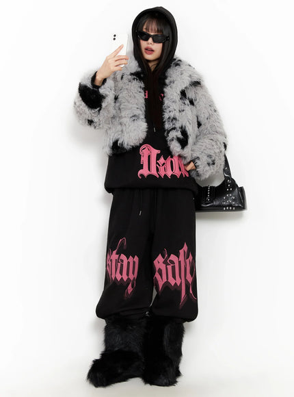 bold-graphic-sweatpants-in503