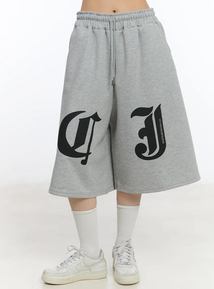 gothic-lettering-oversized-shorts-ca506 / Gray