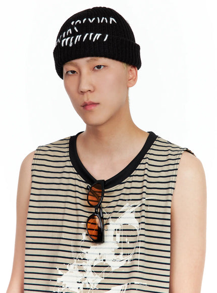 mens-black-hand-stitched-beanie-il511