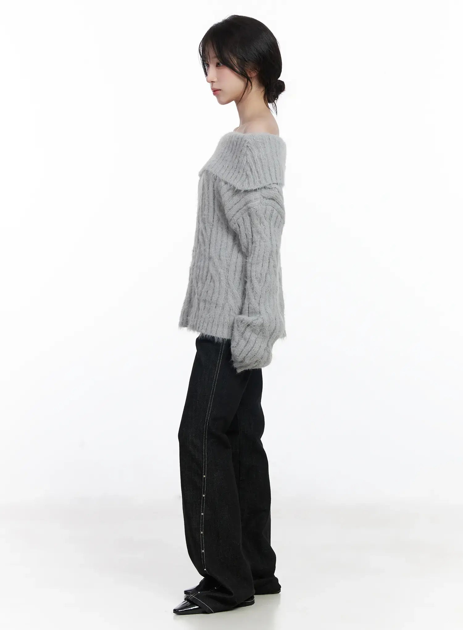 cozy-off-shoulder-cable-knit-sweater-cj526
