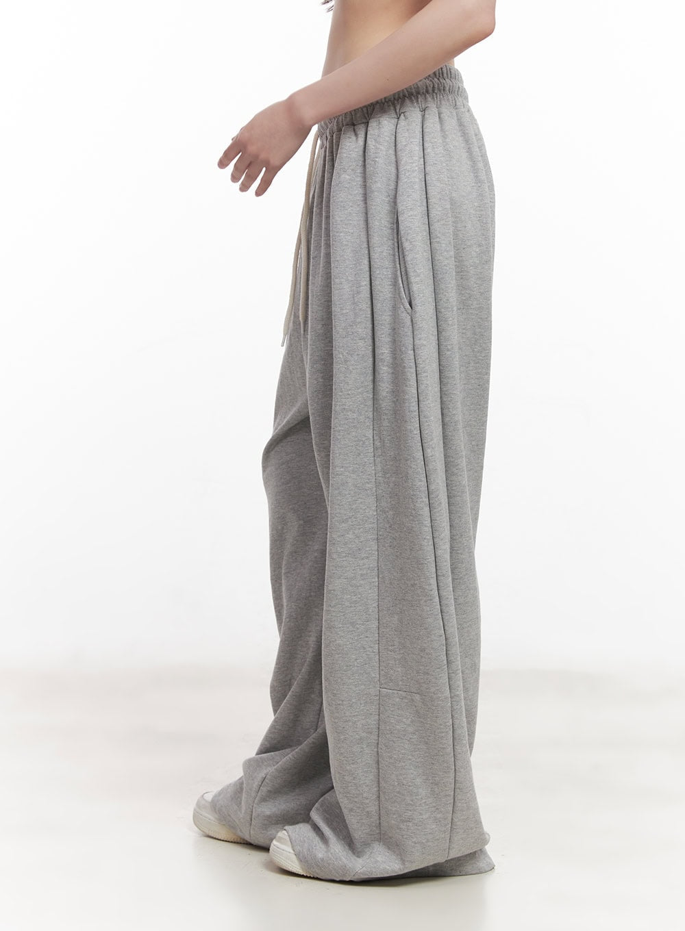 adjustable-pintuck-wide-leg-sweatpants-cy521
