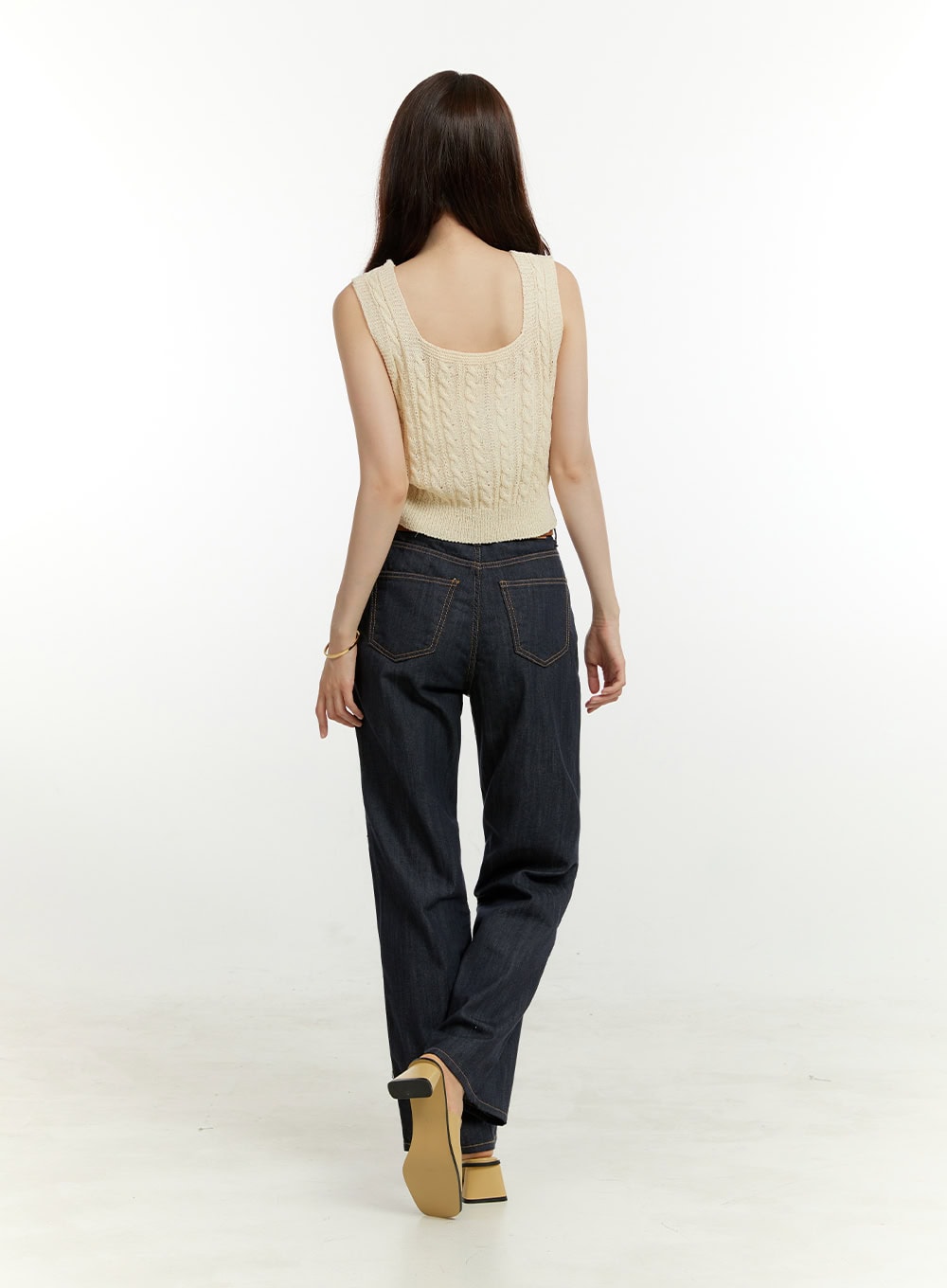 cable-knit-sleeveless-top-ou428