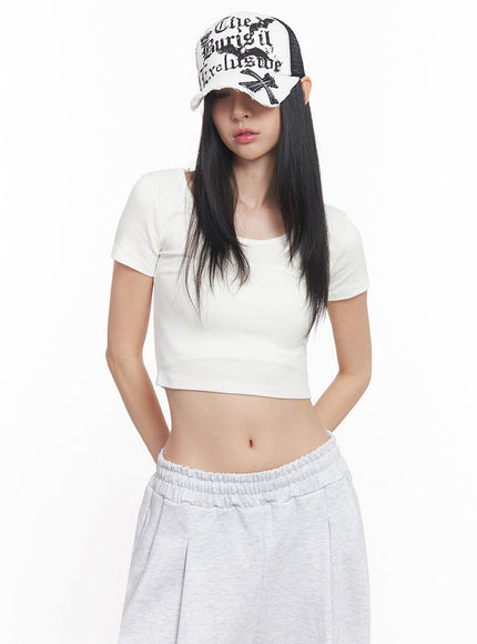 patched-graphic-mesh-cap-iy516