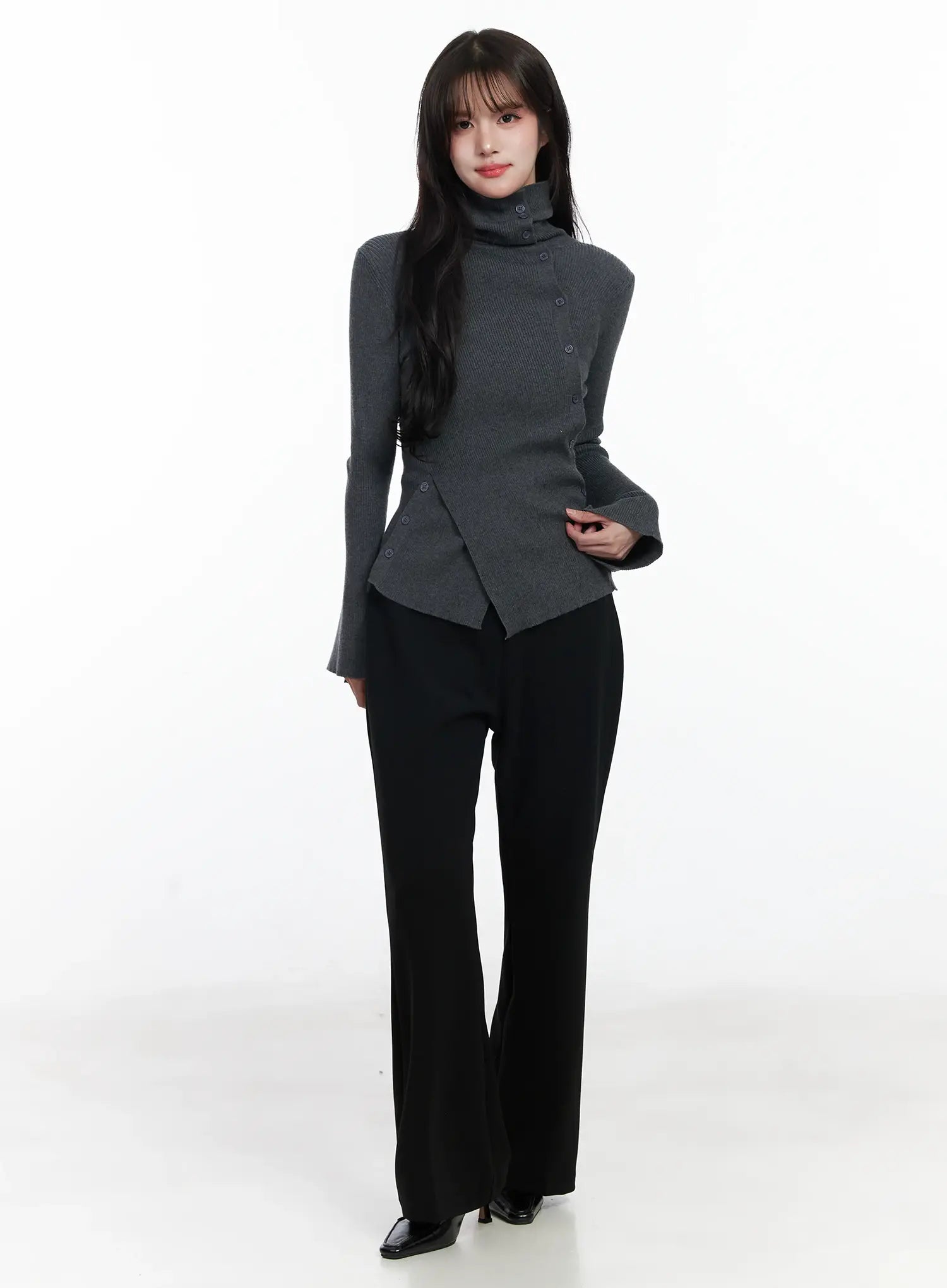 asymmetric-buttoned-knit-top-ij529