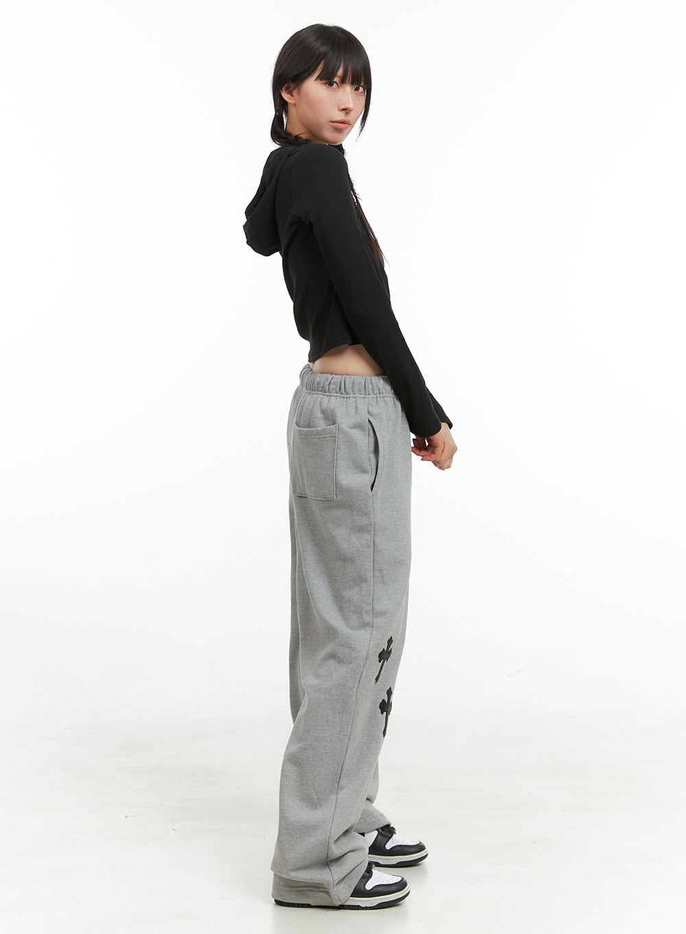 cozy-patchwork-graphic-sweatpants-cg419