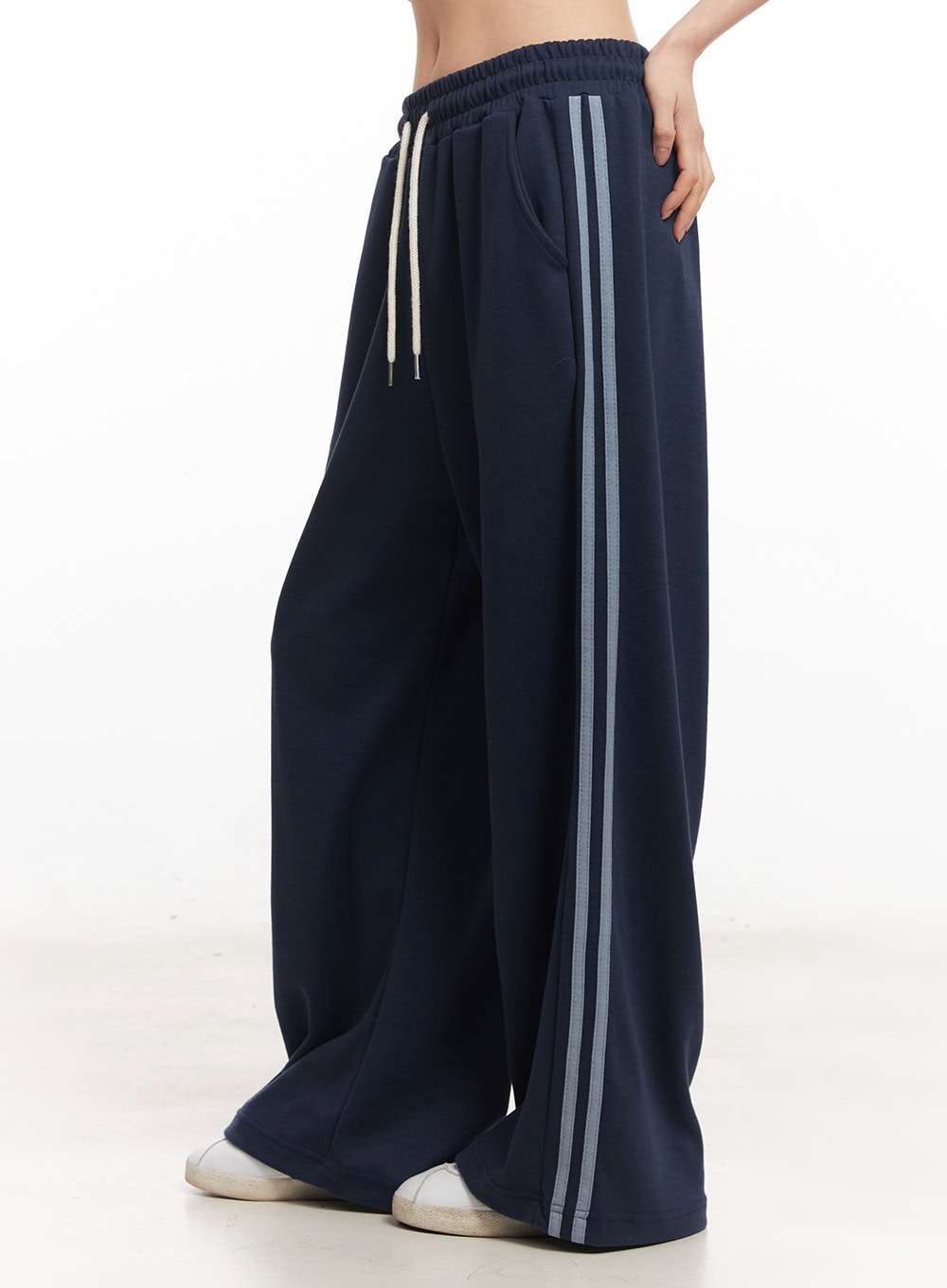 cotton-wide-leg-trackpants-ca516