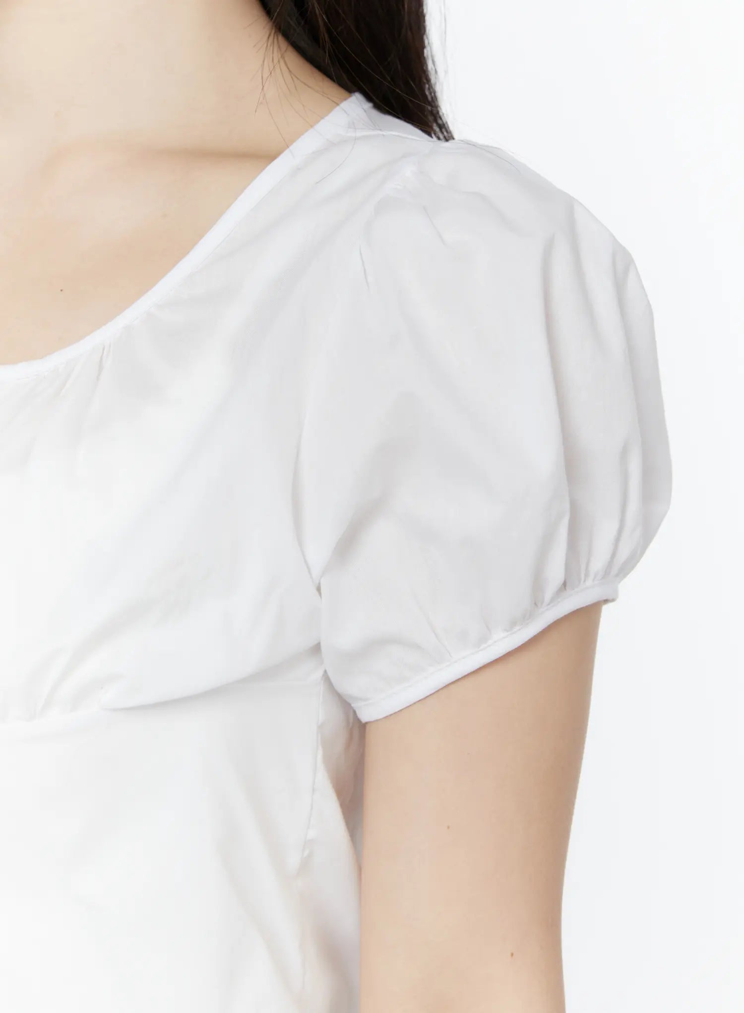 puff-sleeve-shirred-button-blouse-iy507