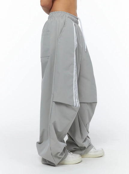 wide-leg-athletic-pants-with-stripe-detail-ca516