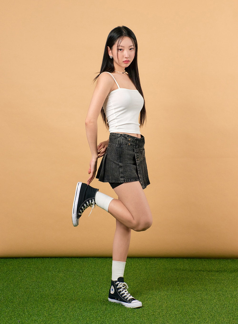 unbalanced-denim-pleated-mini-skirt-ij430