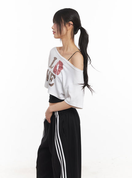 one-shoulder-leopard-graphic-crop-top-ca523