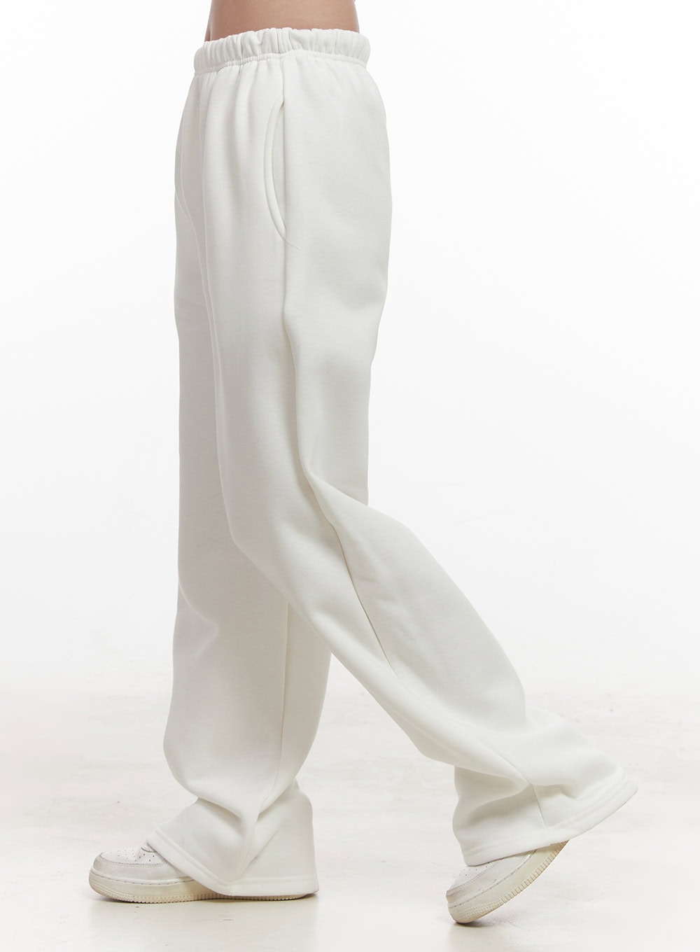 Fleece-Lined Wide-Fit Sweatpants CJ514